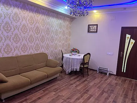 Satılır 2 otaqlı mənzil 71 m²