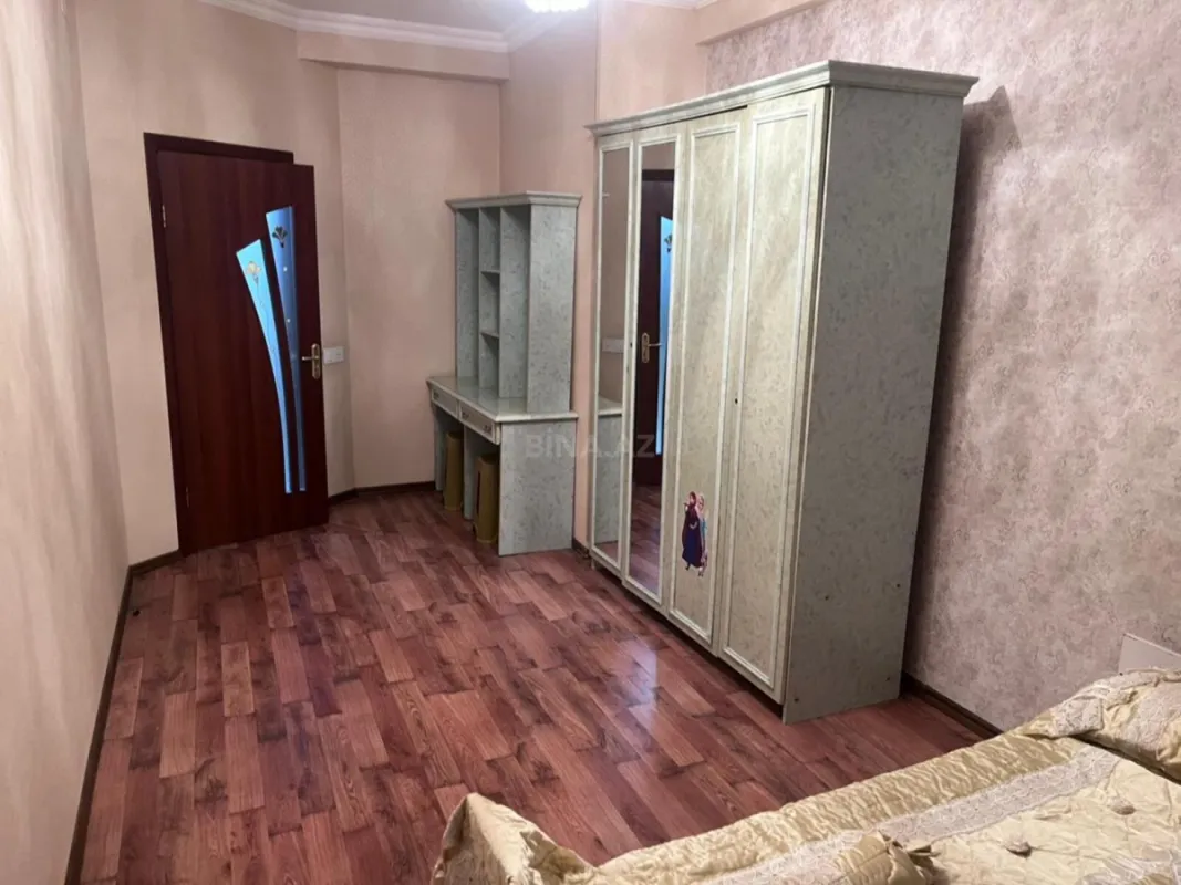 Satılır 2 otaqlı mənzil 71 m²