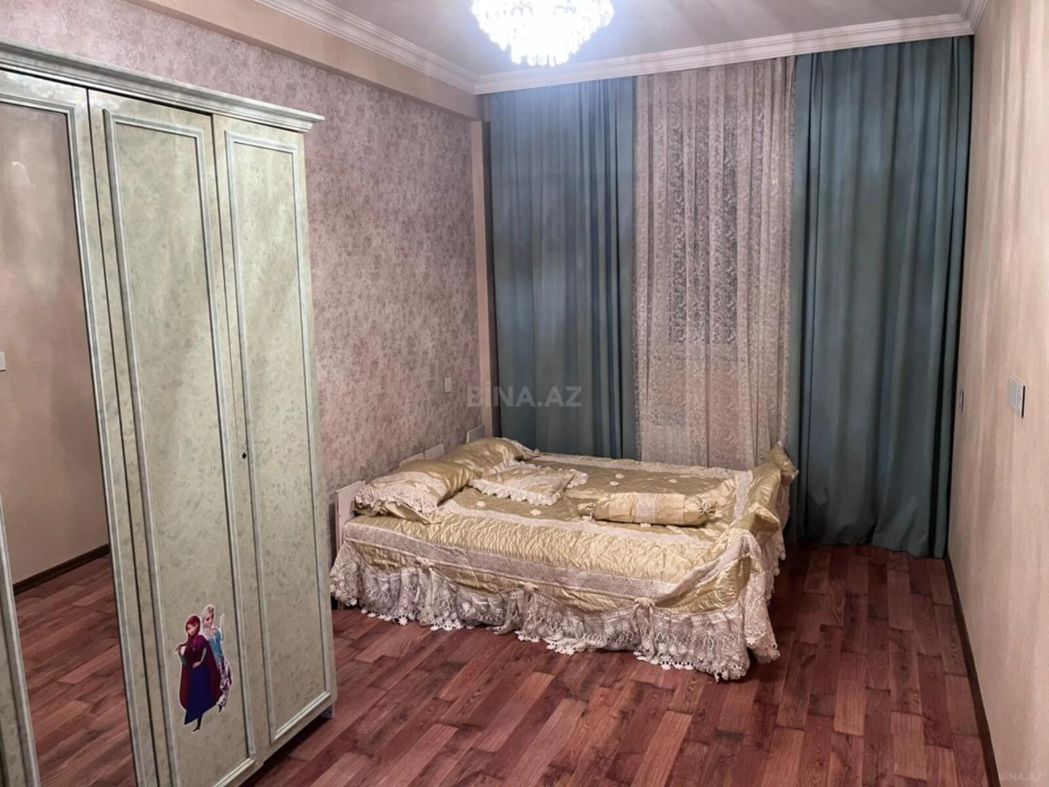 Satılır 2 otaqlı mənzil 71 m²