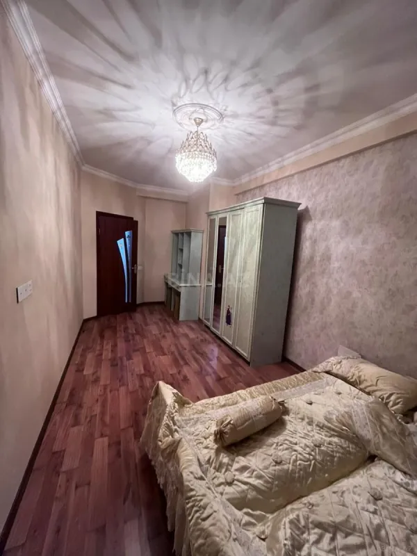 Satılır 2 otaqlı mənzil 71 m²