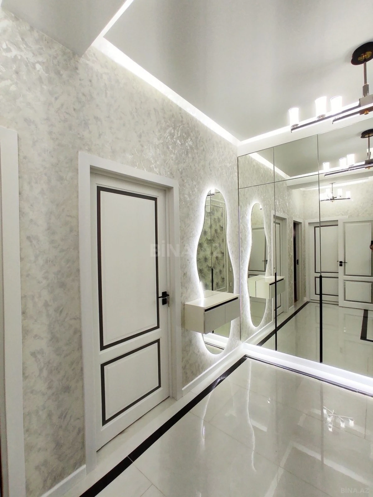 Satılır 3 otaqlı mənzil 87 m²