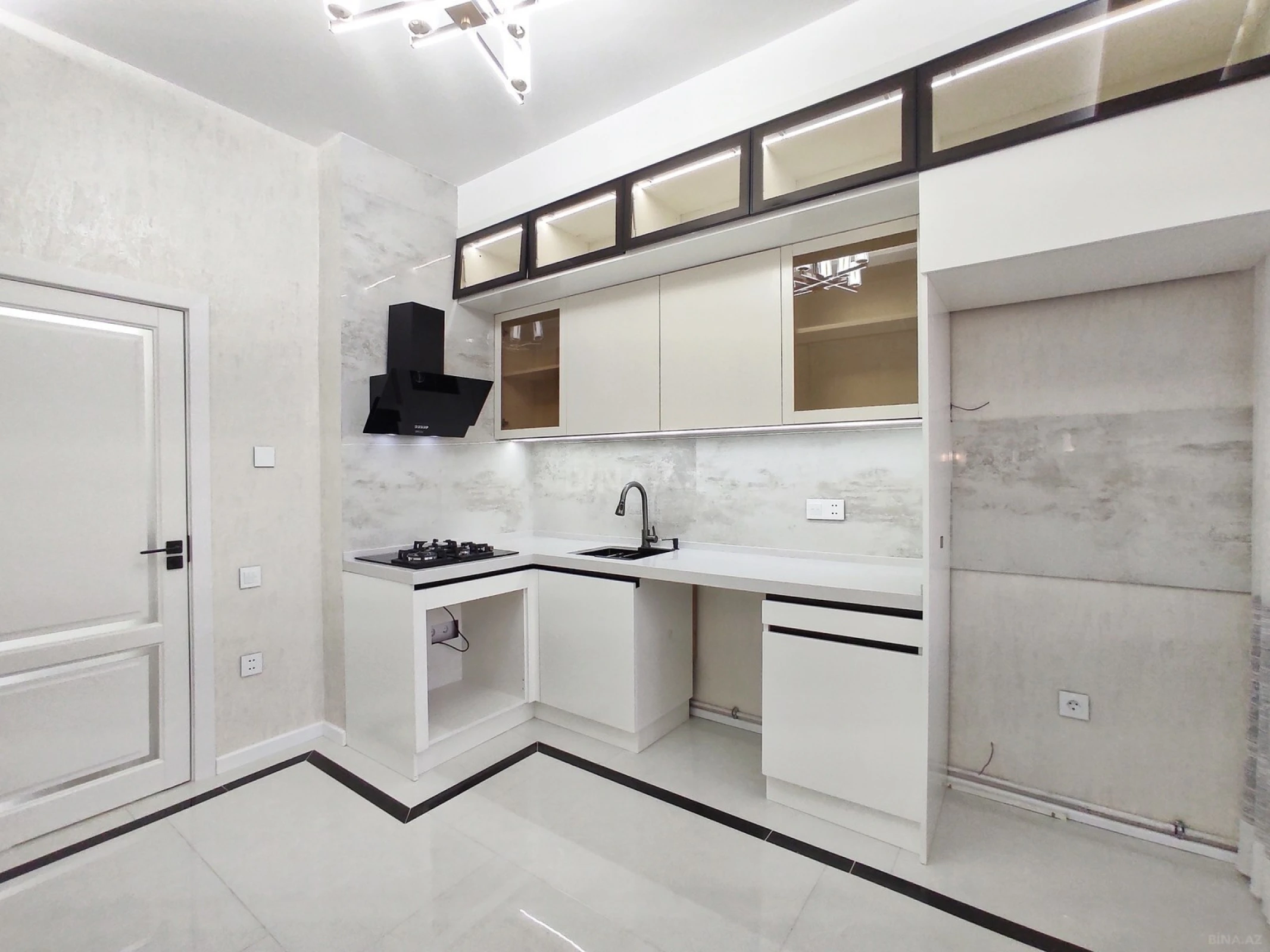 Satılır 3 otaqlı mənzil 87 m²