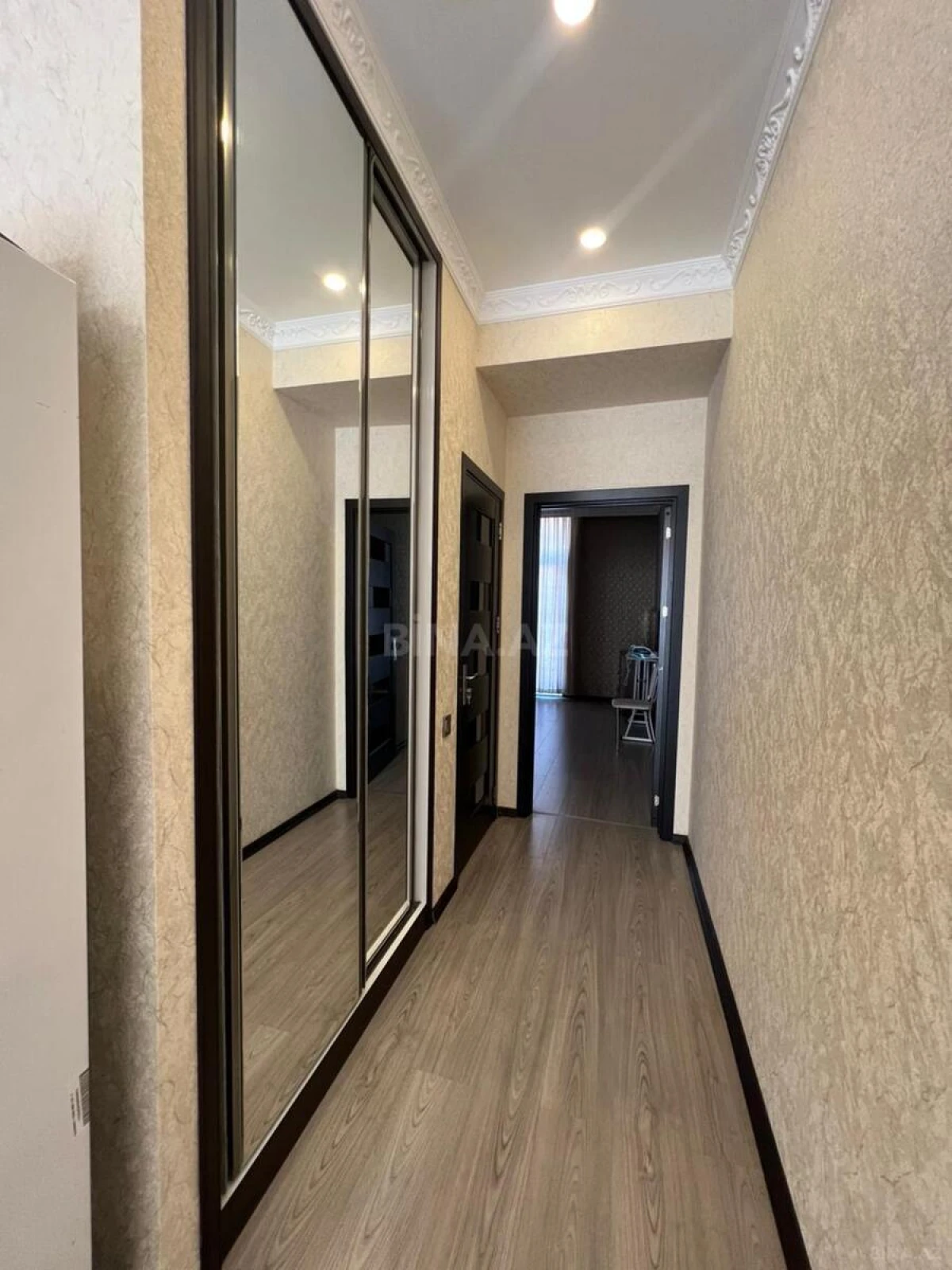 Kirayə verilir 2 otaqlı mənzil 64 m²