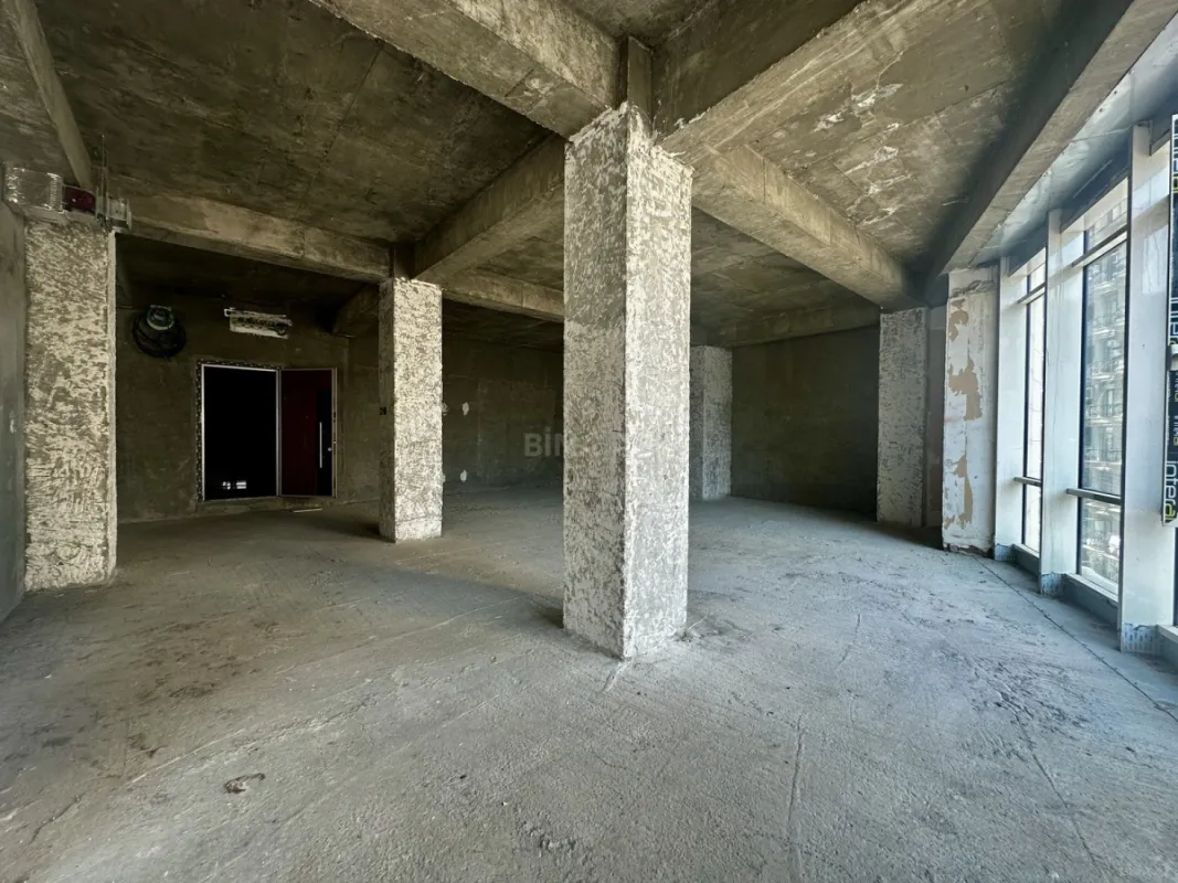 Satılır 4 otaqlı mənzil 232 m²