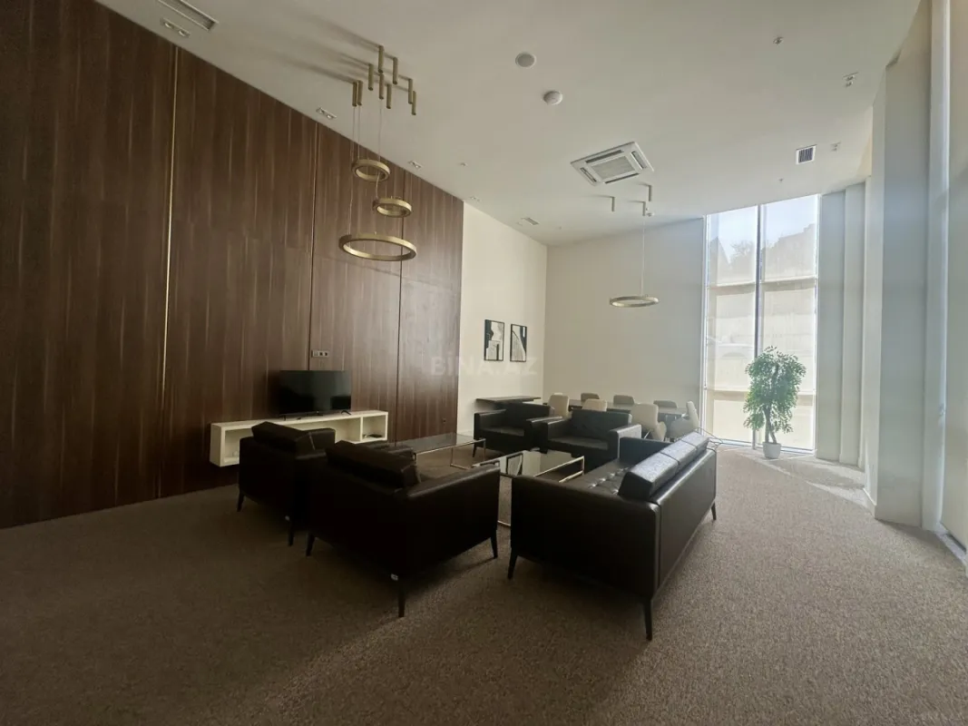Satılır 4 otaqlı mənzil 232 m²