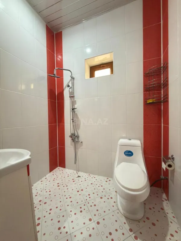 Satılır 7 otaqlı həyət evi 330 m²