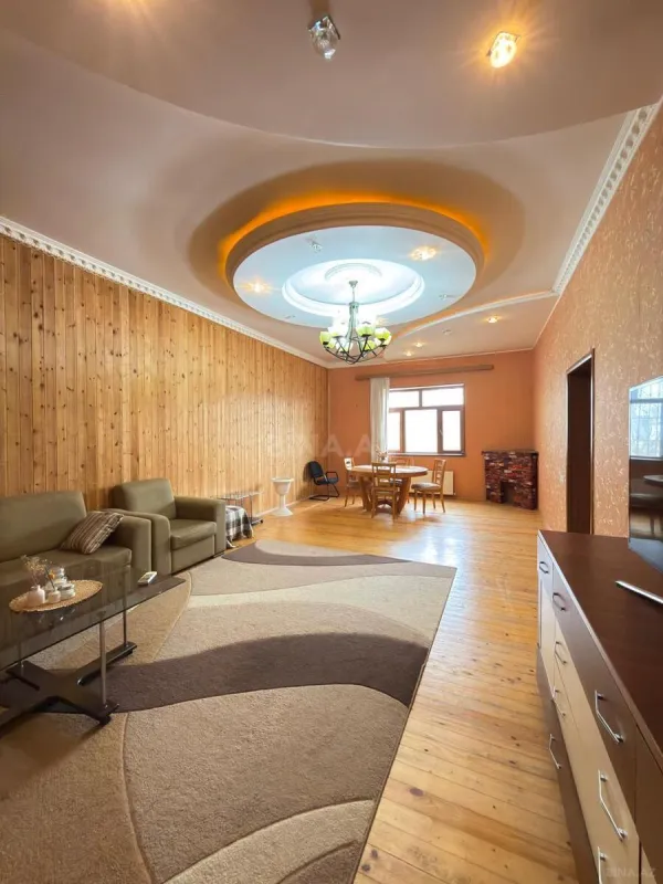 Satılır 7 otaqlı həyət evi 330 m²
