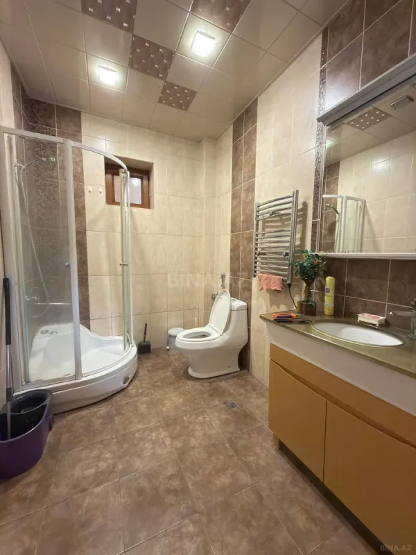 Satılır 7 otaqlı həyət evi 330 m²