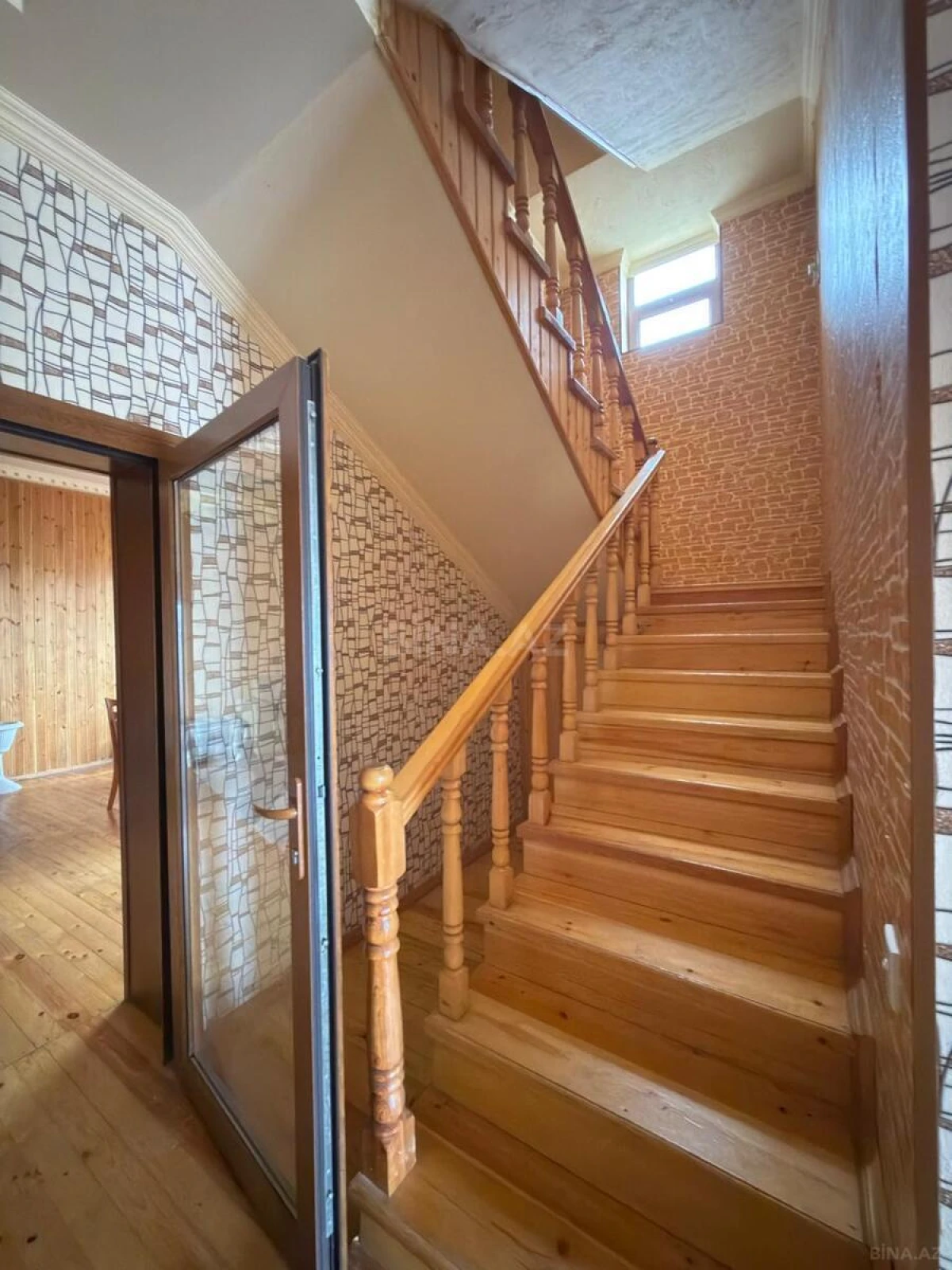 Satılır 7 otaqlı həyət evi 330 m²