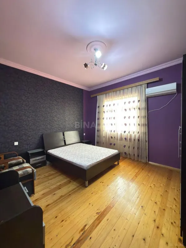 Satılır 7 otaqlı həyət evi 330 m²
