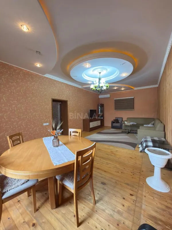 Satılır 7 otaqlı həyət evi 330 m²