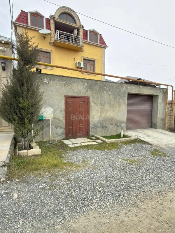 Satılır 7 otaqlı həyət evi 330 m²