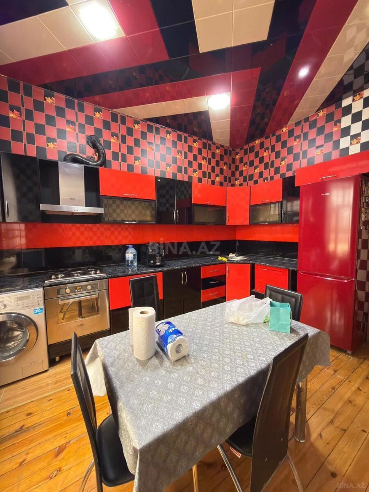 Satılır 7 otaqlı həyət evi 330 m²