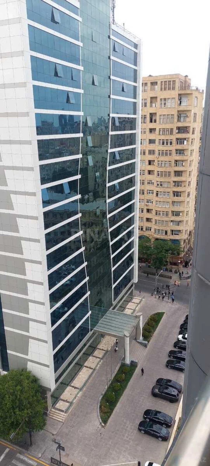 Satılır 3 otaqlı mənzil 165 m²