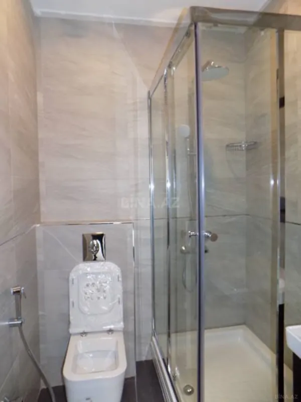 Kirayə verilir 4 otaqlı mənzil 160 m²