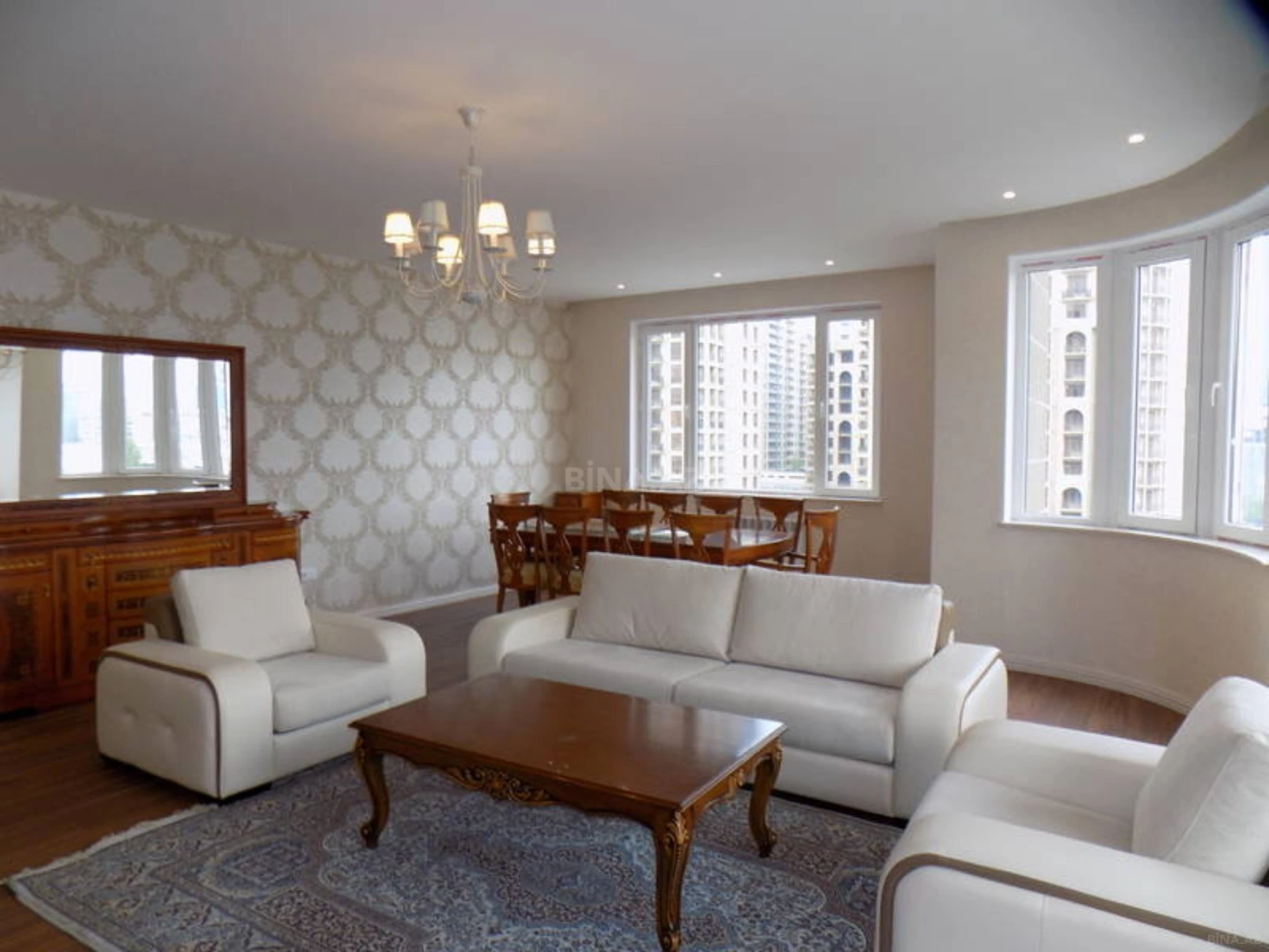 Kirayə verilir 4 otaqlı mənzil 160 m²