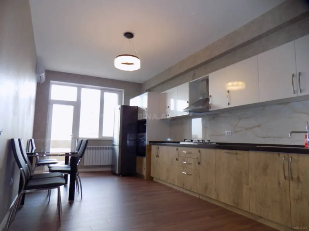 Kirayə verilir 4 otaqlı mənzil 160 m²