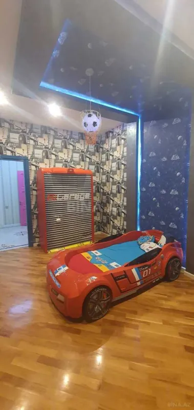 Satılır 4 otaqlı mənzil 190 m²