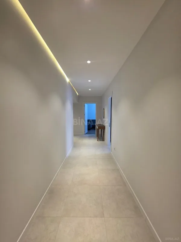 Satılır 3 otaqlı mənzil 150 m²
