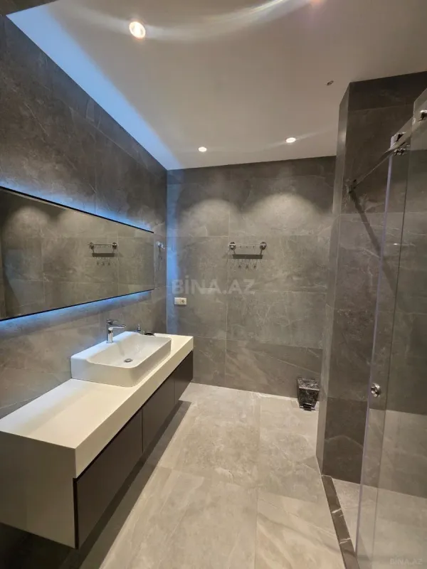 Satılır 3 otaqlı mənzil 150 m²