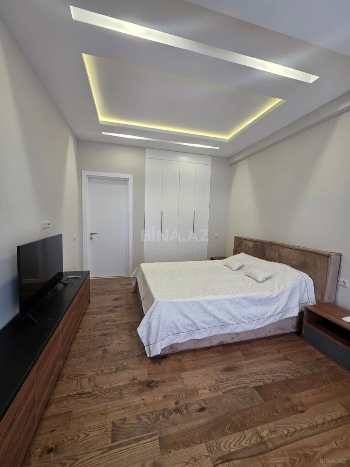 Satılır 3 otaqlı mənzil 150 m²