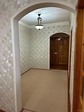 Satılır 4 otaqlı mənzil 110 m²