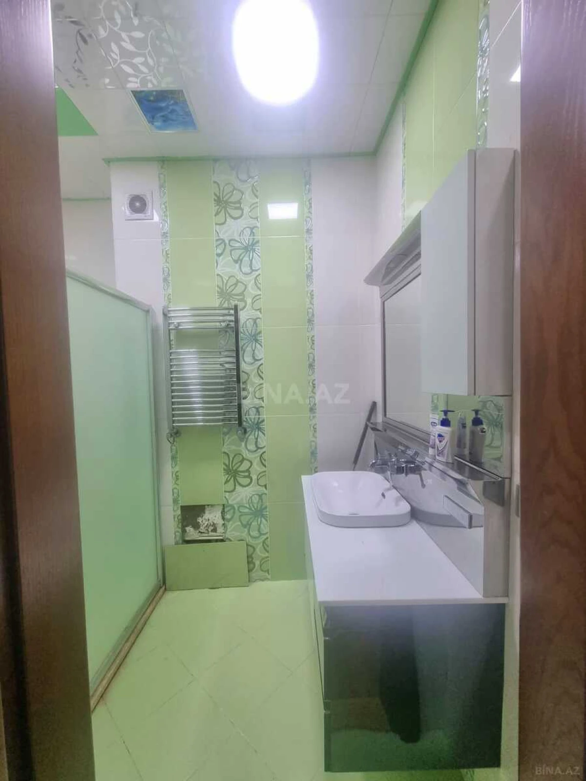 Kirayə verilir 2 otaqlı mənzil 81 m²