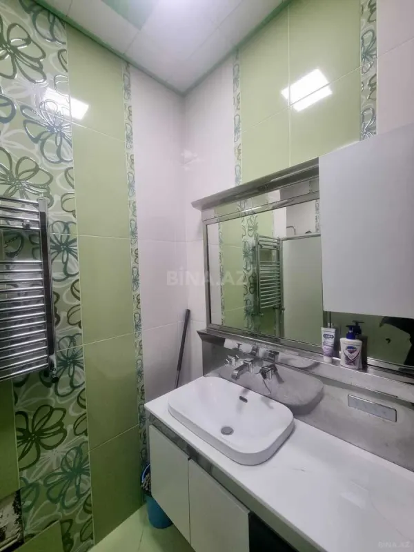 Kirayə verilir 2 otaqlı mənzil 81 m²