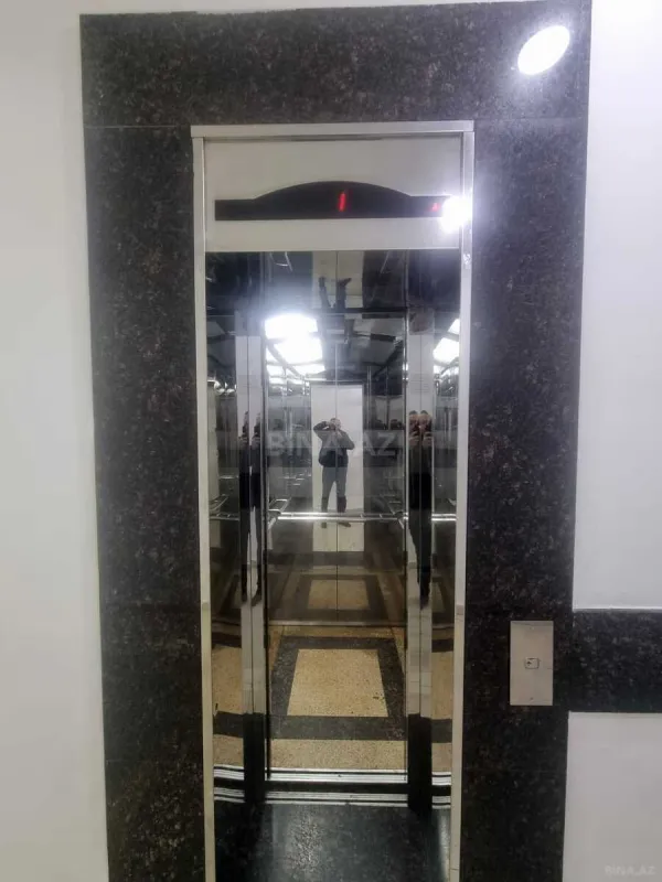 Kirayə verilir 2 otaqlı mənzil 81 m²