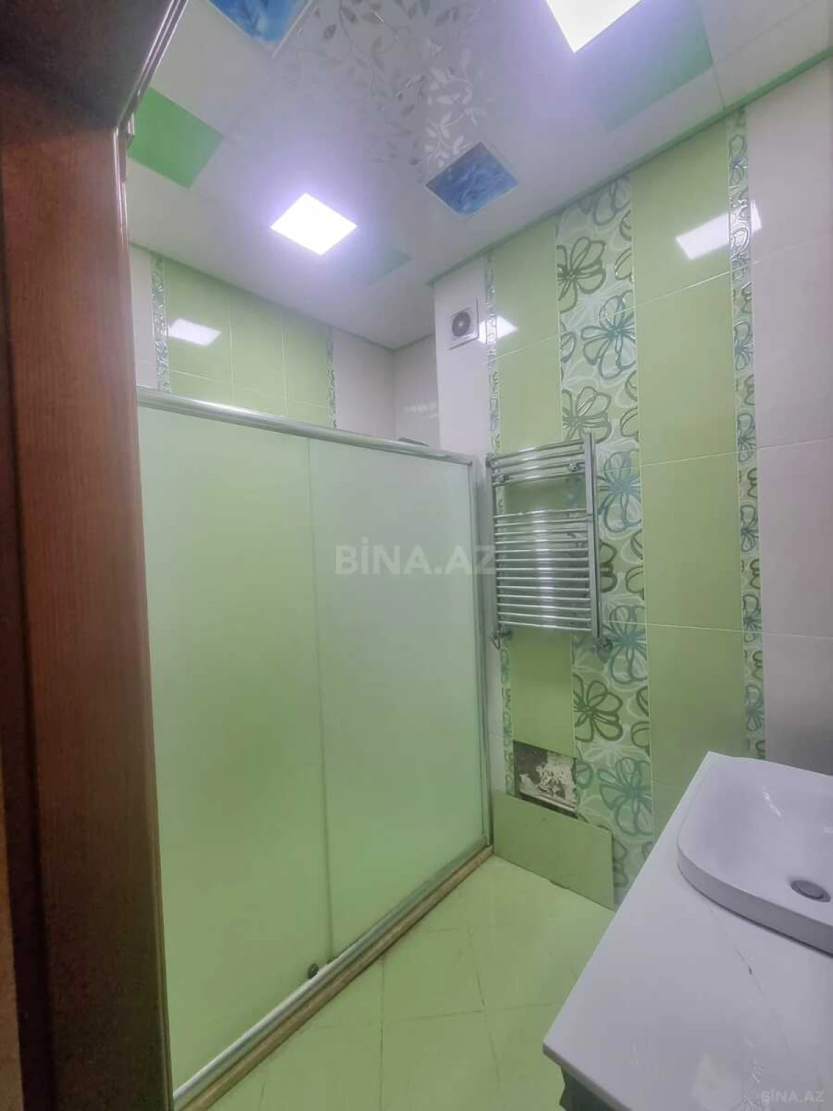 Kirayə verilir 2 otaqlı mənzil 81 m²