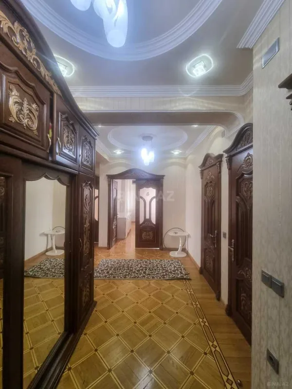 Kirayə verilir 2 otaqlı mənzil 81 m²