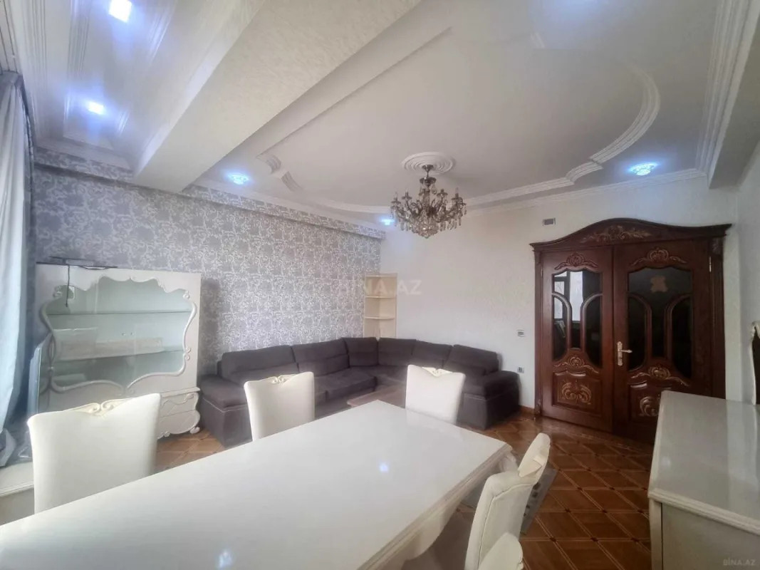Kirayə verilir 2 otaqlı mənzil 81 m²