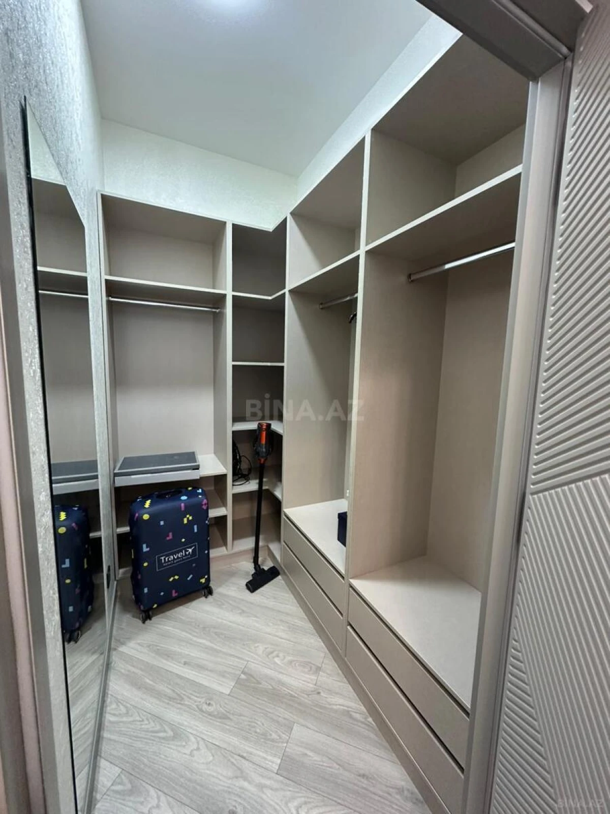 Kirayə verilir 2 otaqlı mənzil 80 m²