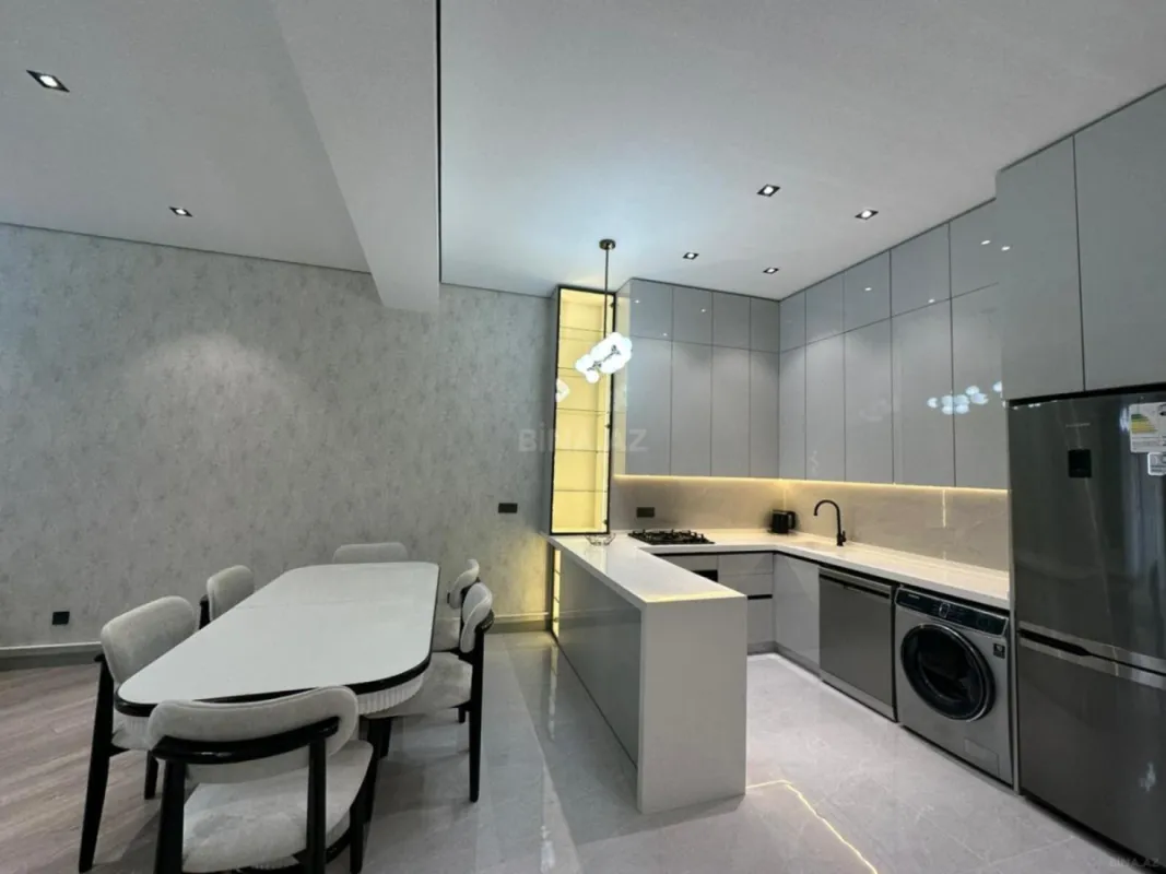 Kirayə verilir 2 otaqlı mənzil 80 m²