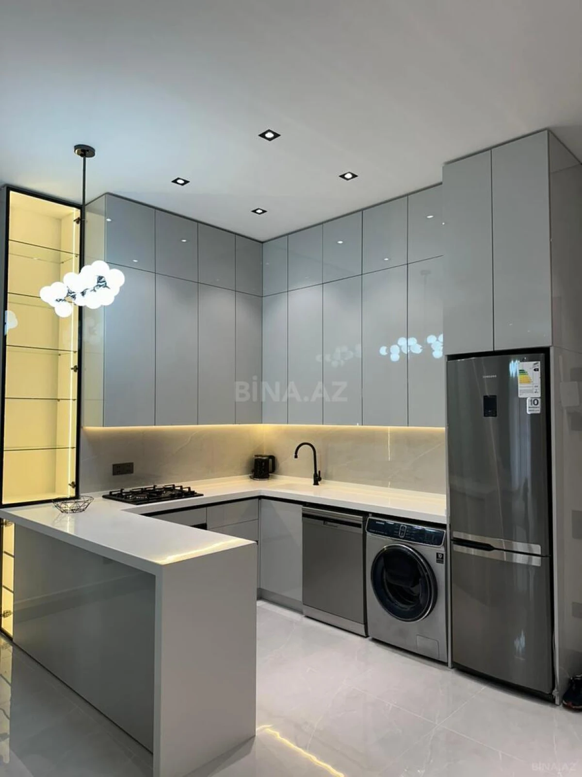 Kirayə verilir 2 otaqlı mənzil 80 m²