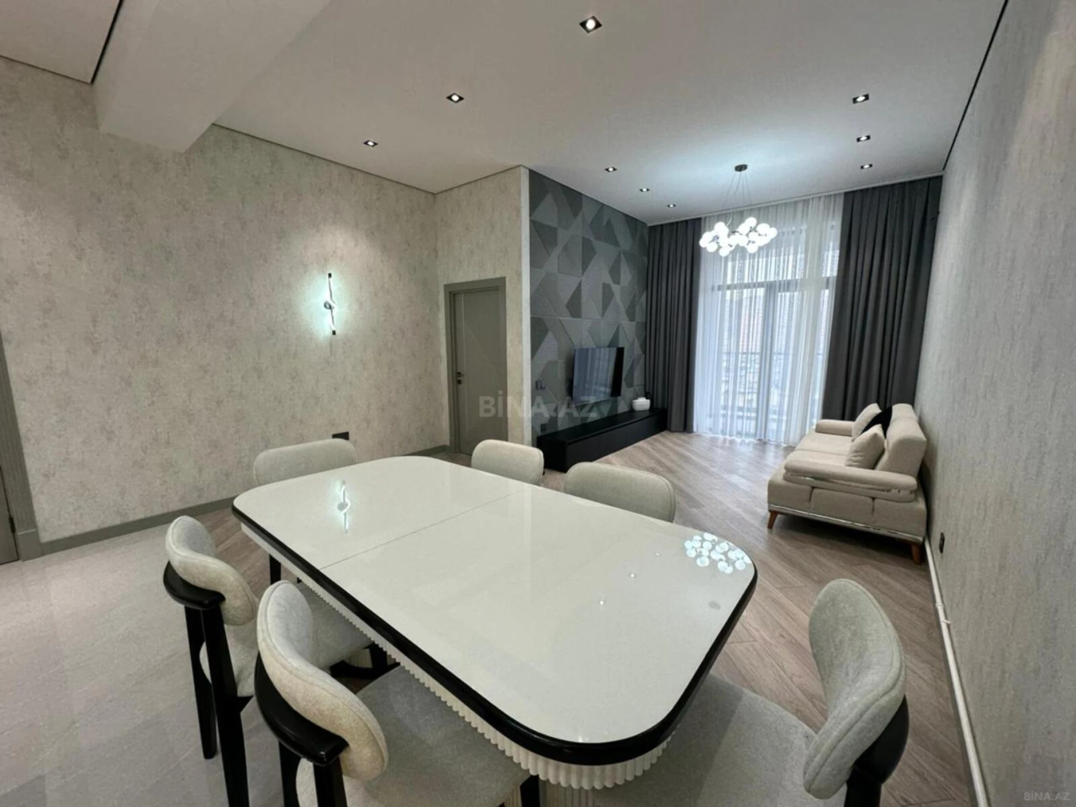 Kirayə verilir 2 otaqlı mənzil 80 m²