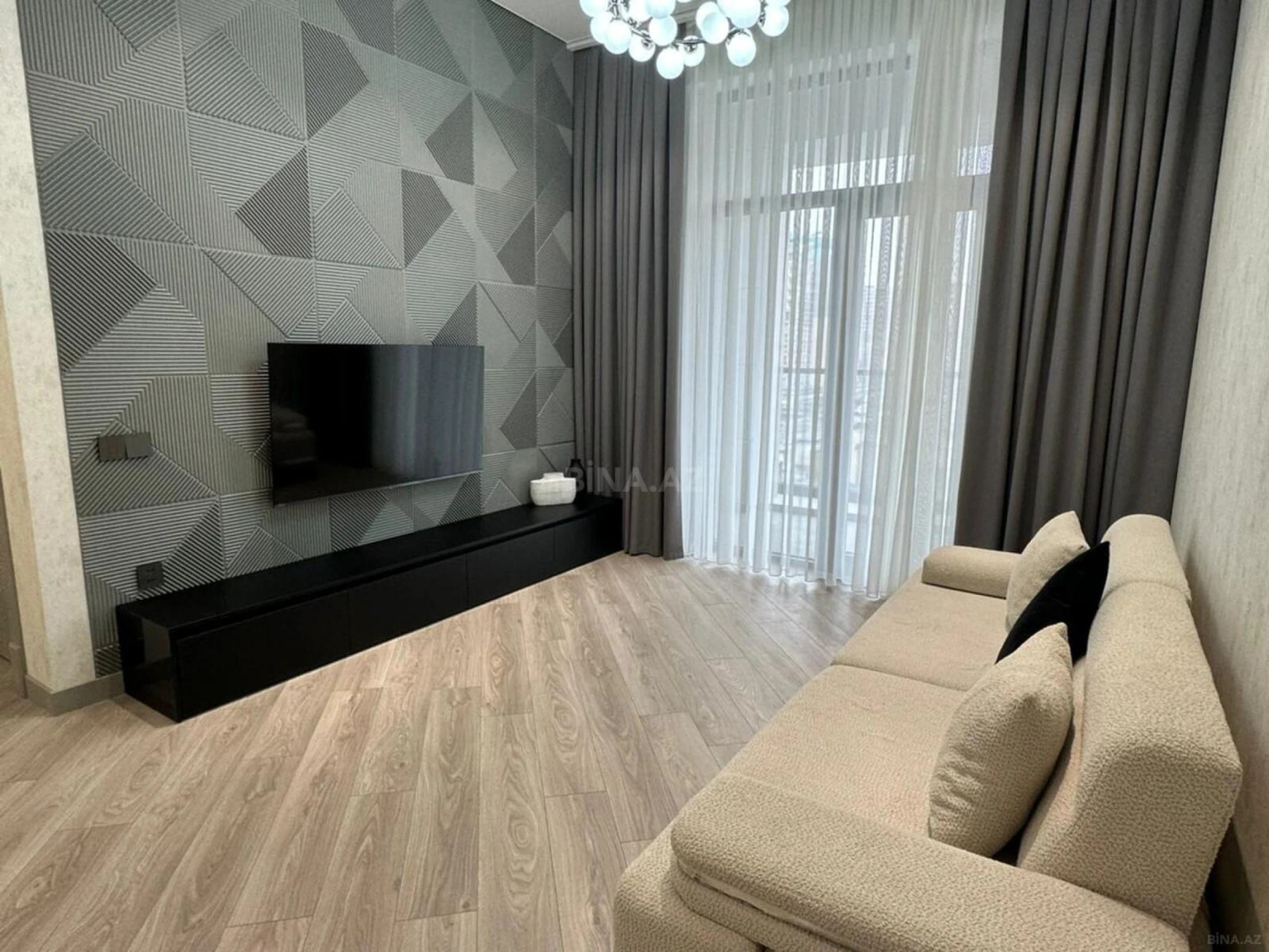 Kirayə verilir 2 otaqlı mənzil 80 m²