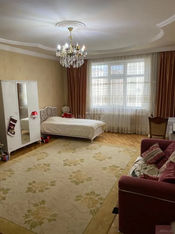Satılır 3 otaqlı mənzil 110 m²