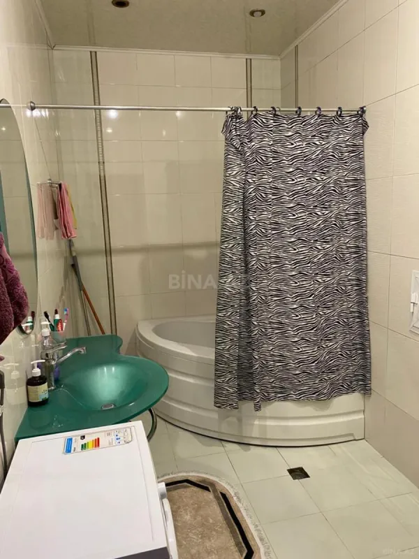 Satılır 3 otaqlı mənzil 110 m²