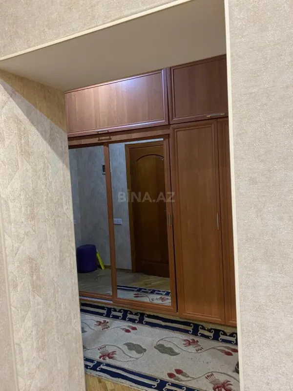 Satılır 3 otaqlı mənzil 110 m²
