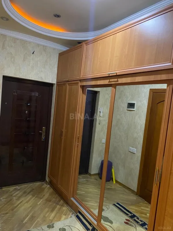 Satılır 3 otaqlı mənzil 110 m²