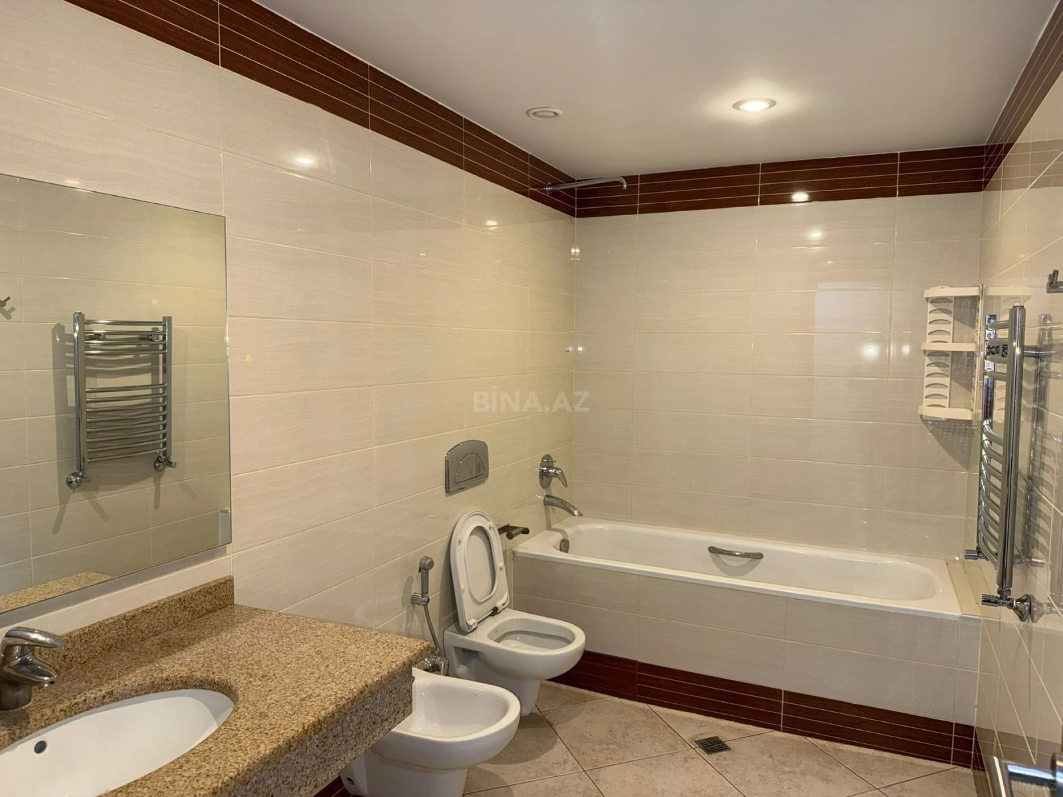 Kirayə verilir 3 otaqlı mənzil 170 m²
