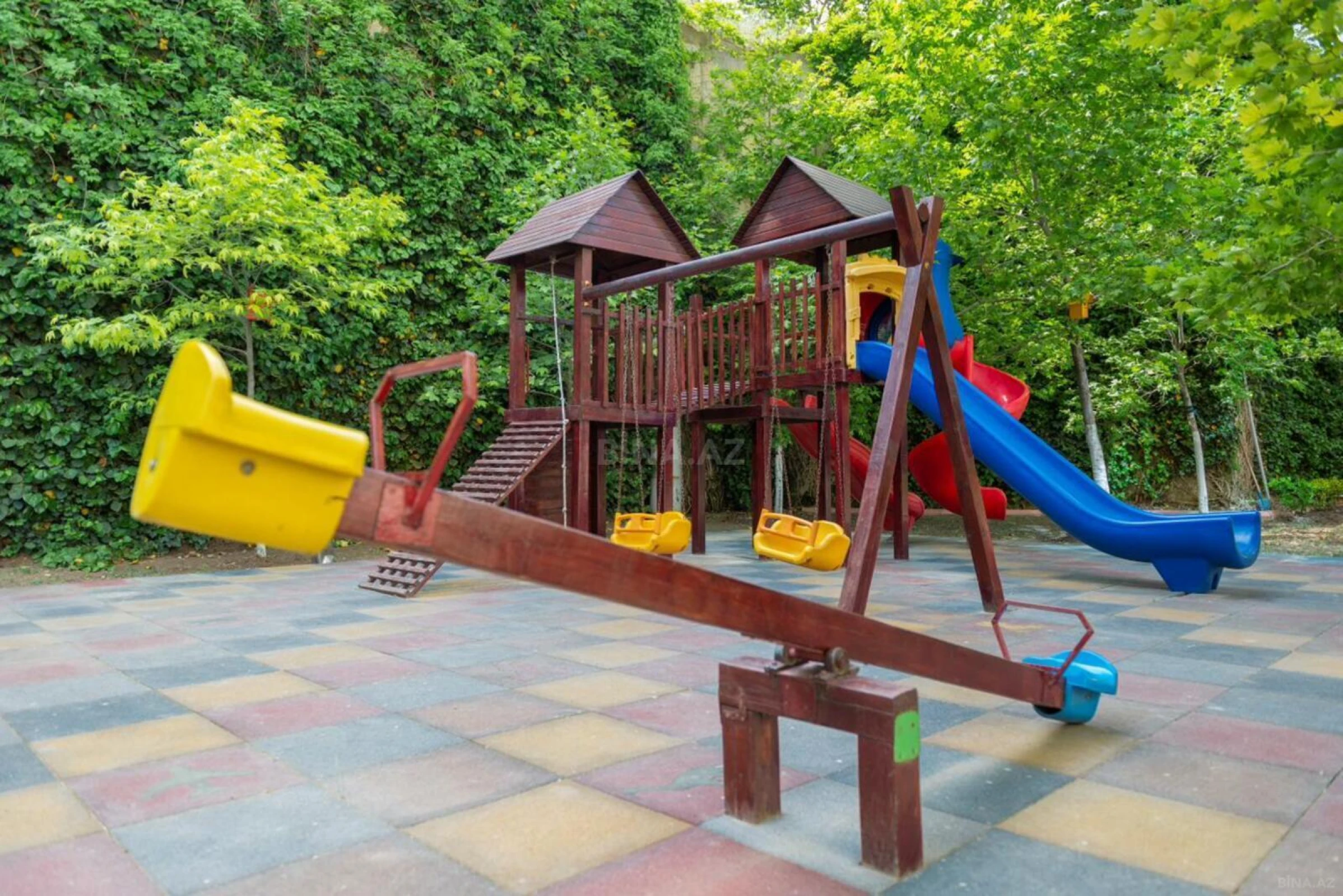 Kirayə verilir 3 otaqlı mənzil 170 m²