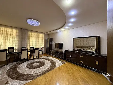 Satılır 3 otaqlı mənzil 169 m²