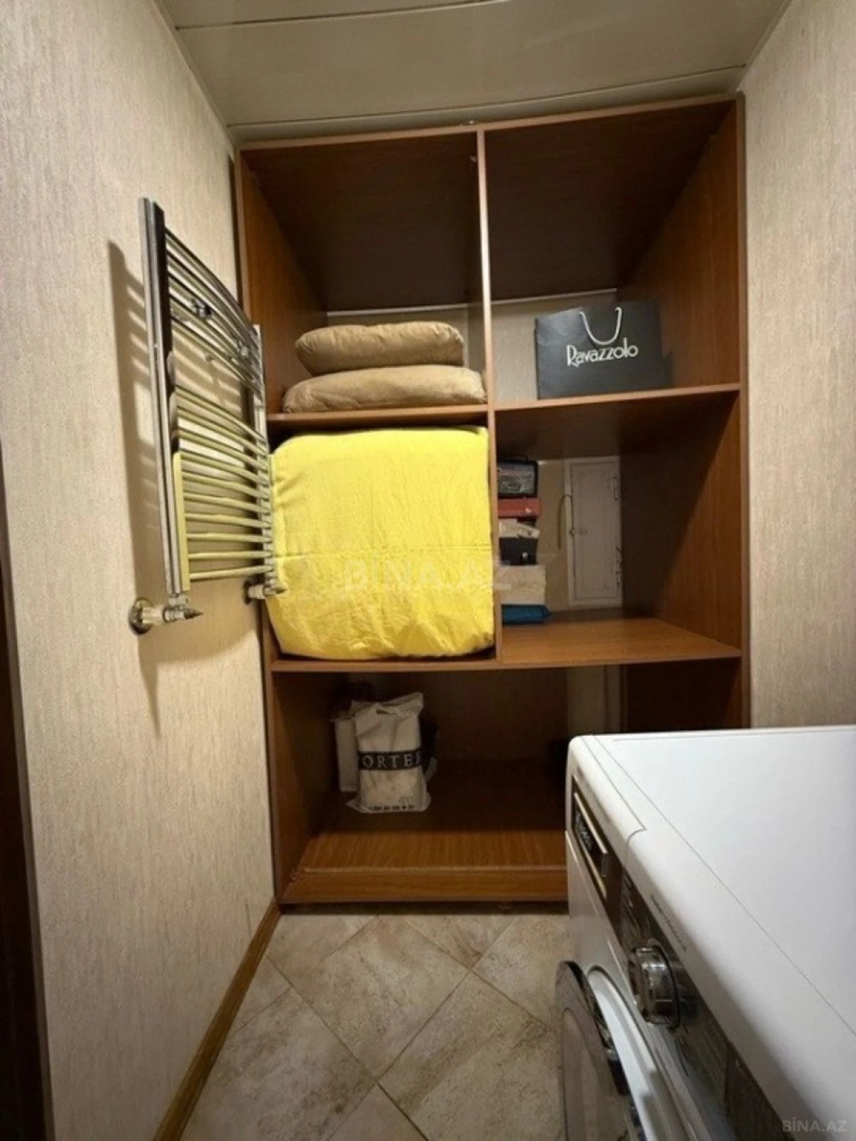 Satılır 3 otaqlı mənzil 169 m²