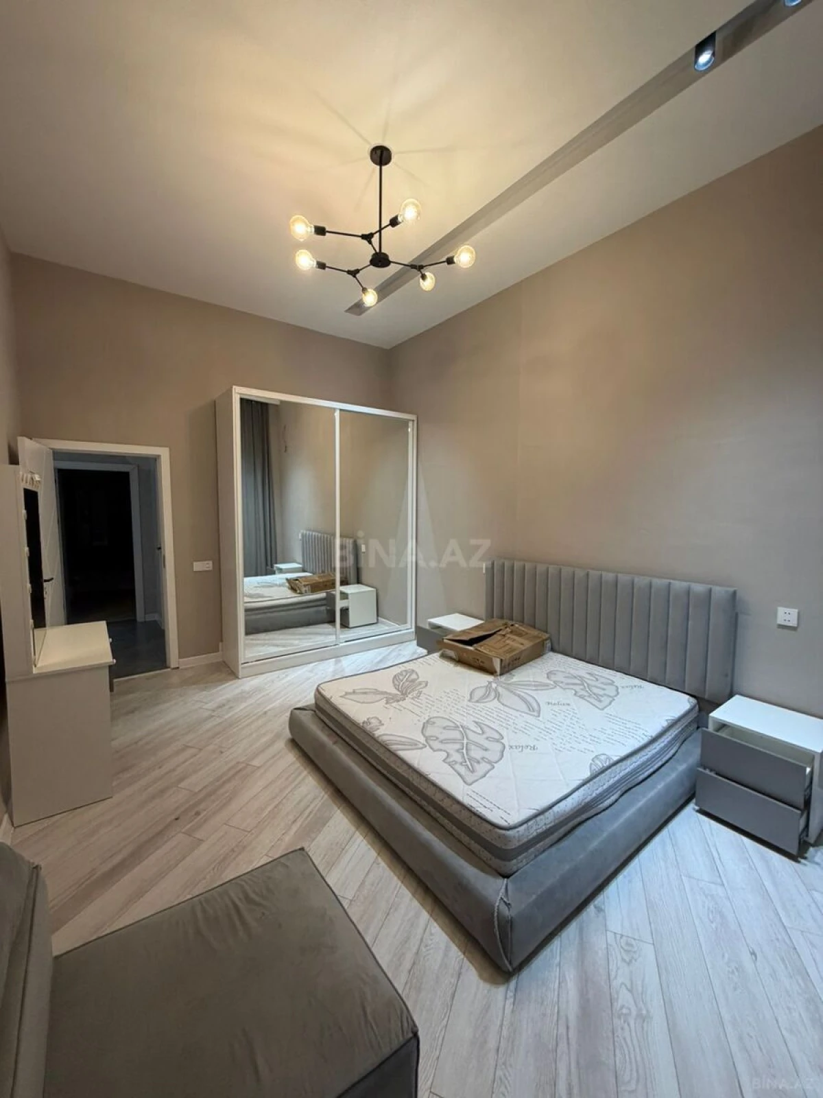 Satılır 4 otaqlı həyət evi 180 m²