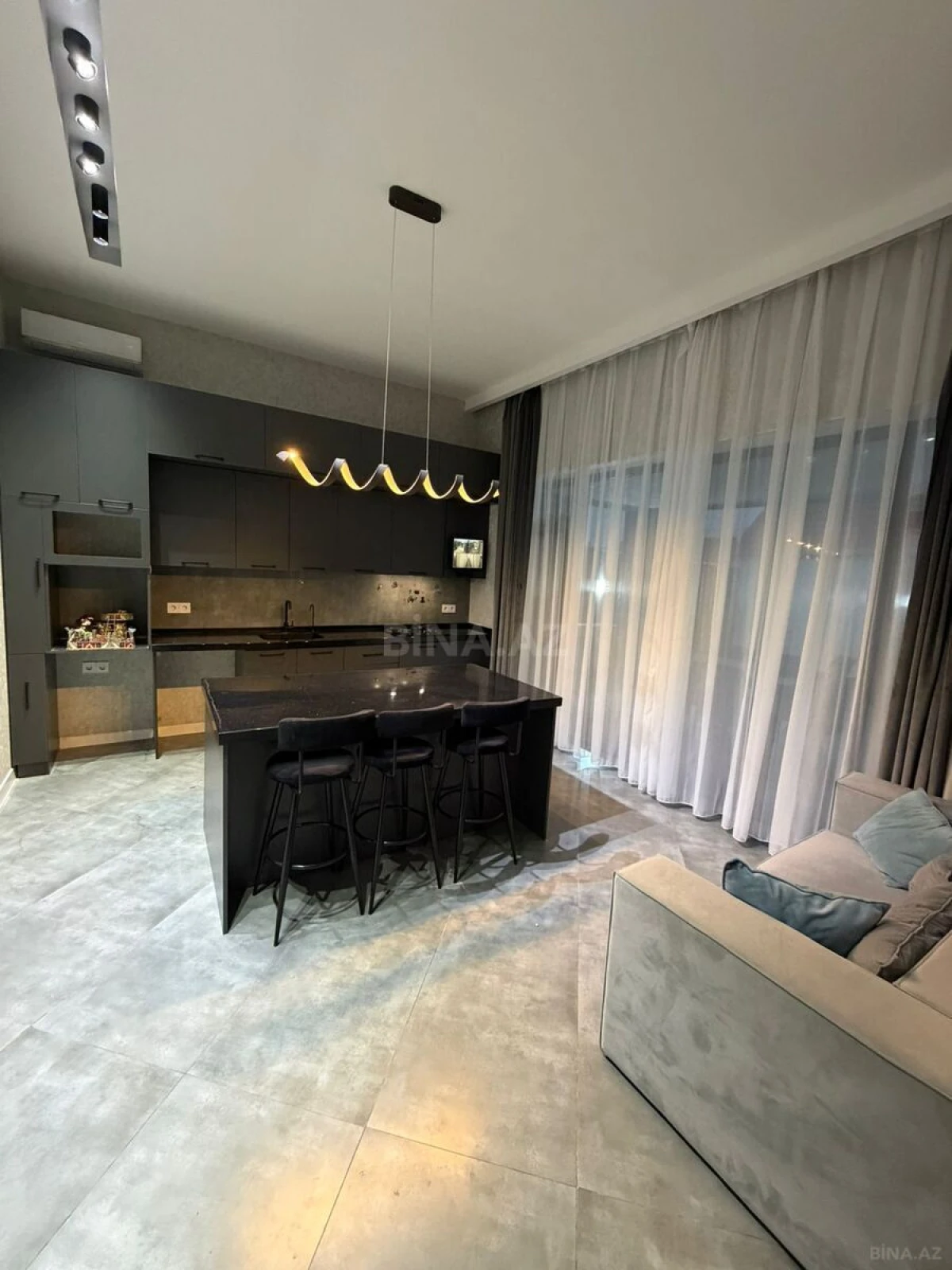 Satılır 4 otaqlı həyət evi 180 m²