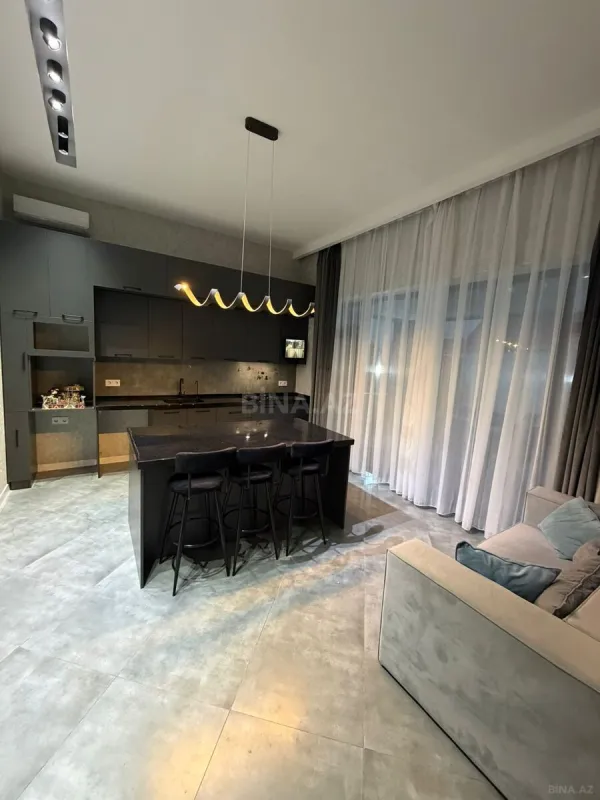 Satılır 4 otaqlı həyət evi 180 m²