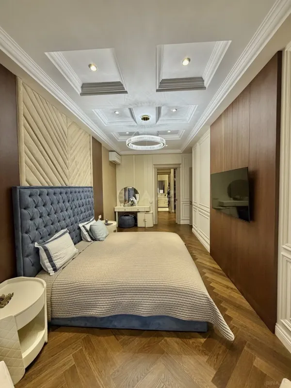 Satılır 7 otaqlı mənzil 285 m²