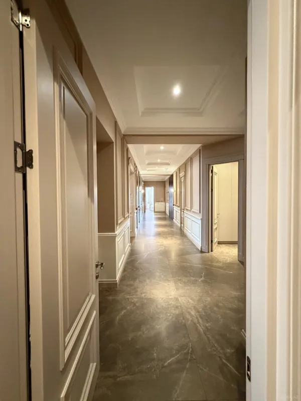 Satılır 7 otaqlı mənzil 285 m²